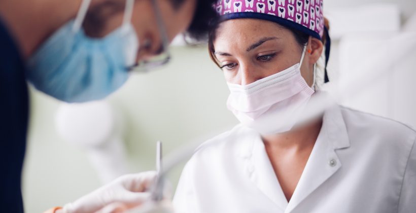 Consejos para cuidar nuestros dientes este verano